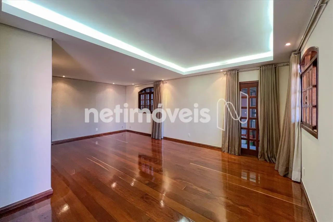 Casa colonial 4 quartos no Serrano | Piscina, sauna e 4 Vagas. - Foto 2