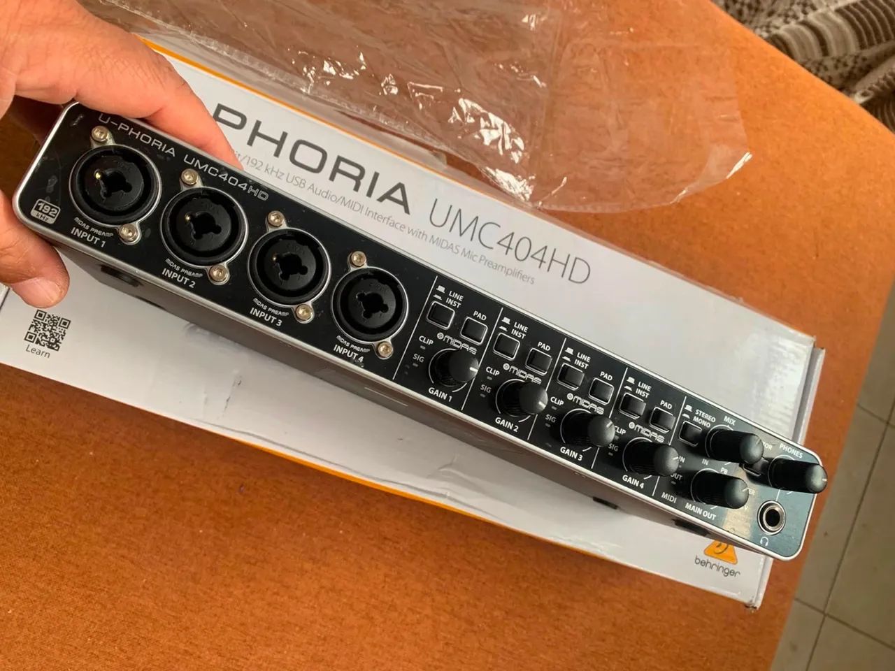 Interface de audio behringer umc404