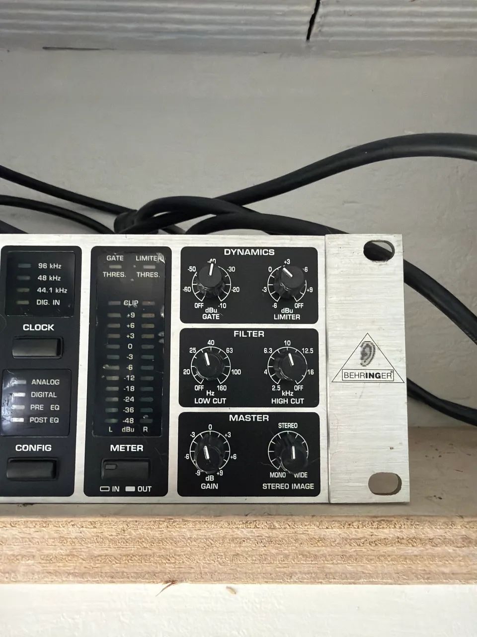 Equalizador Digital Behringer Ultragraph DEQ1024 - Foto 2
