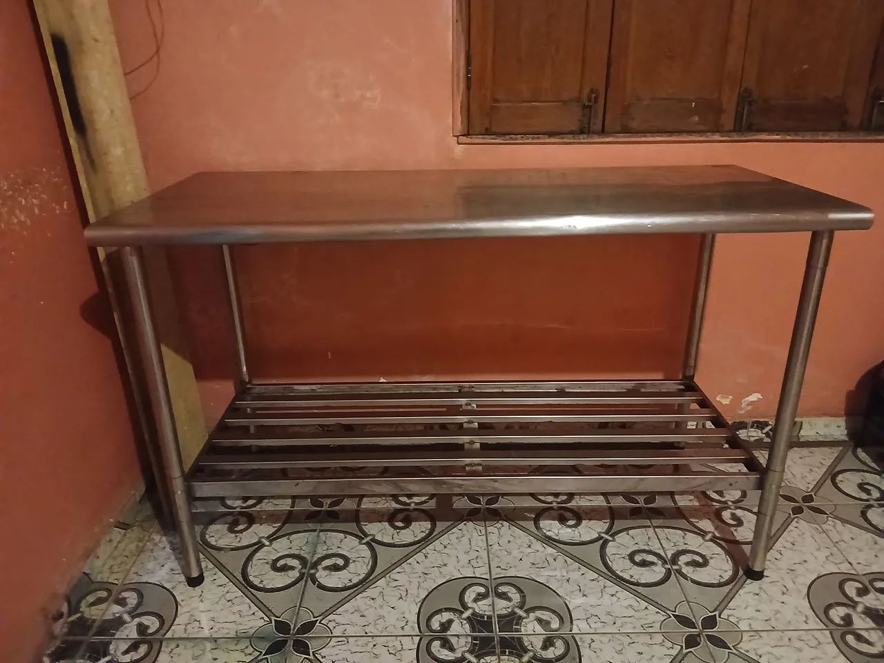Mesa de inox, medidas 1,50x70  