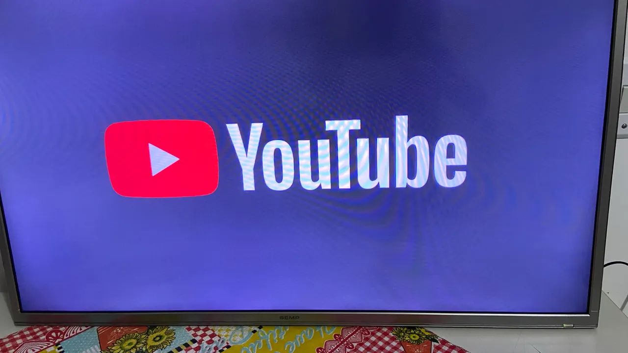 Tv smart 40 polegadas funcionando 