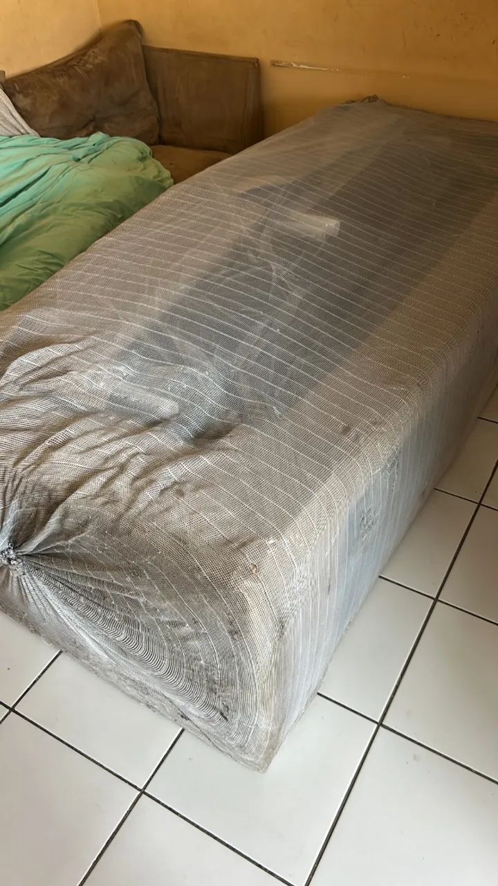 Sofá em L 5 lugares para reformar - Foto 2