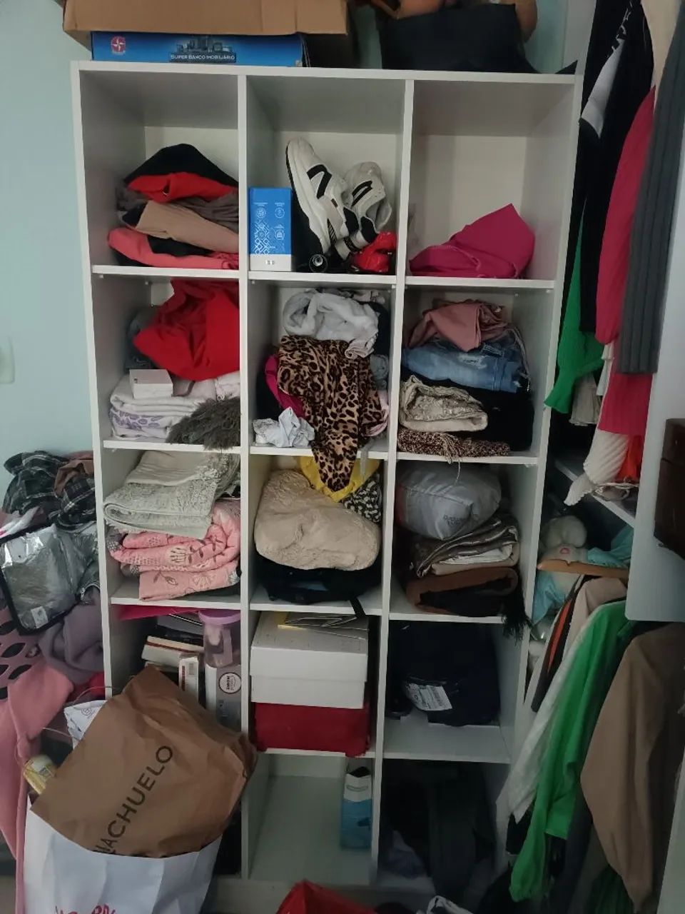 Colmeia guarda roupa 