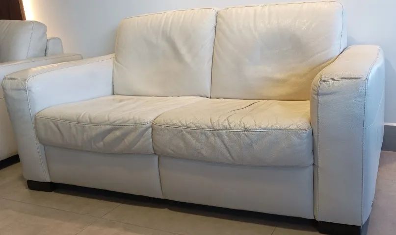 Conjunto de sofás em couro 2 e 3 lugares da Natuzzi (marca Italiana) - Foto 2