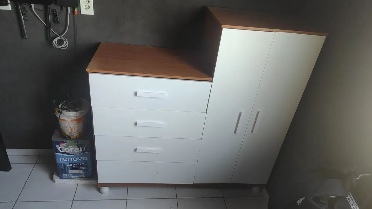 Cômoda com Roupeiro 