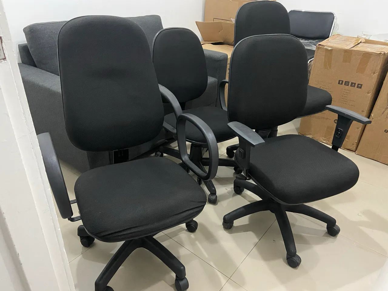 Cadeira de escritório $220,00 cada