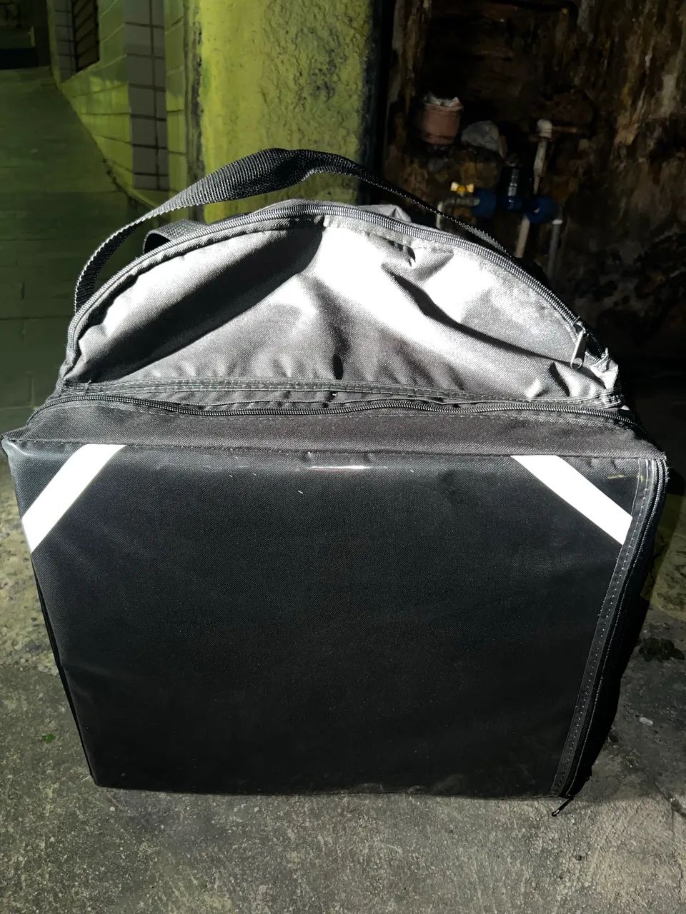 Mochila entrega novinha com isopor 