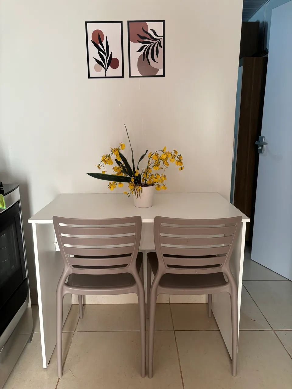 Mesa com 3 cadeiras  - Foto 2