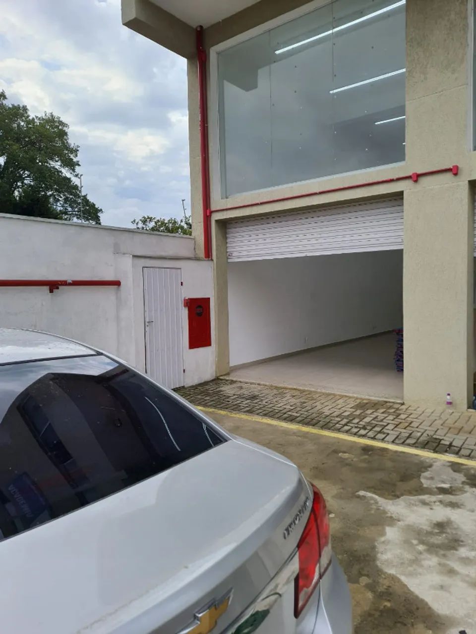 Aluga-se sala comercial  nova de 47m  no Fanny