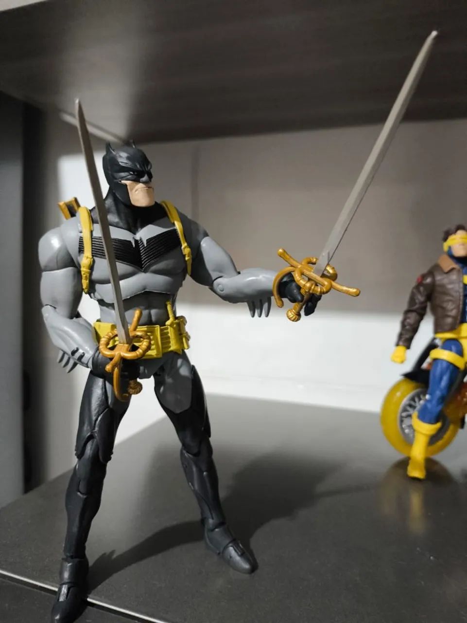 Marvel Legends DC Multiverse Batman - Foto 3