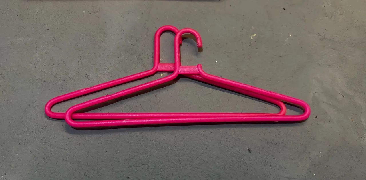 8 cabides plasticos - Foto 2