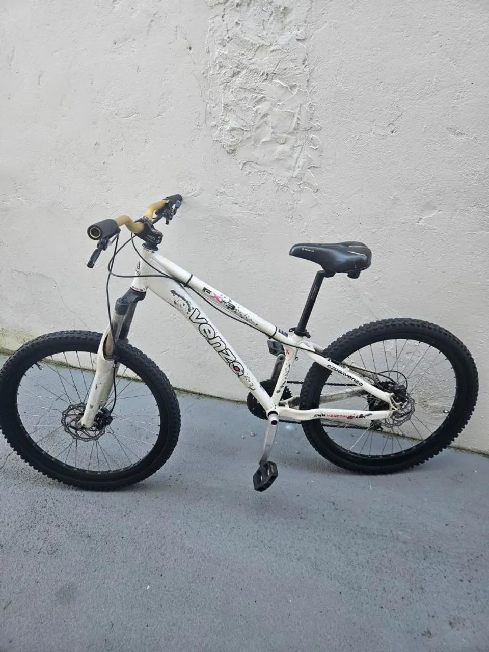 Bicicleta aro 26 + capacete