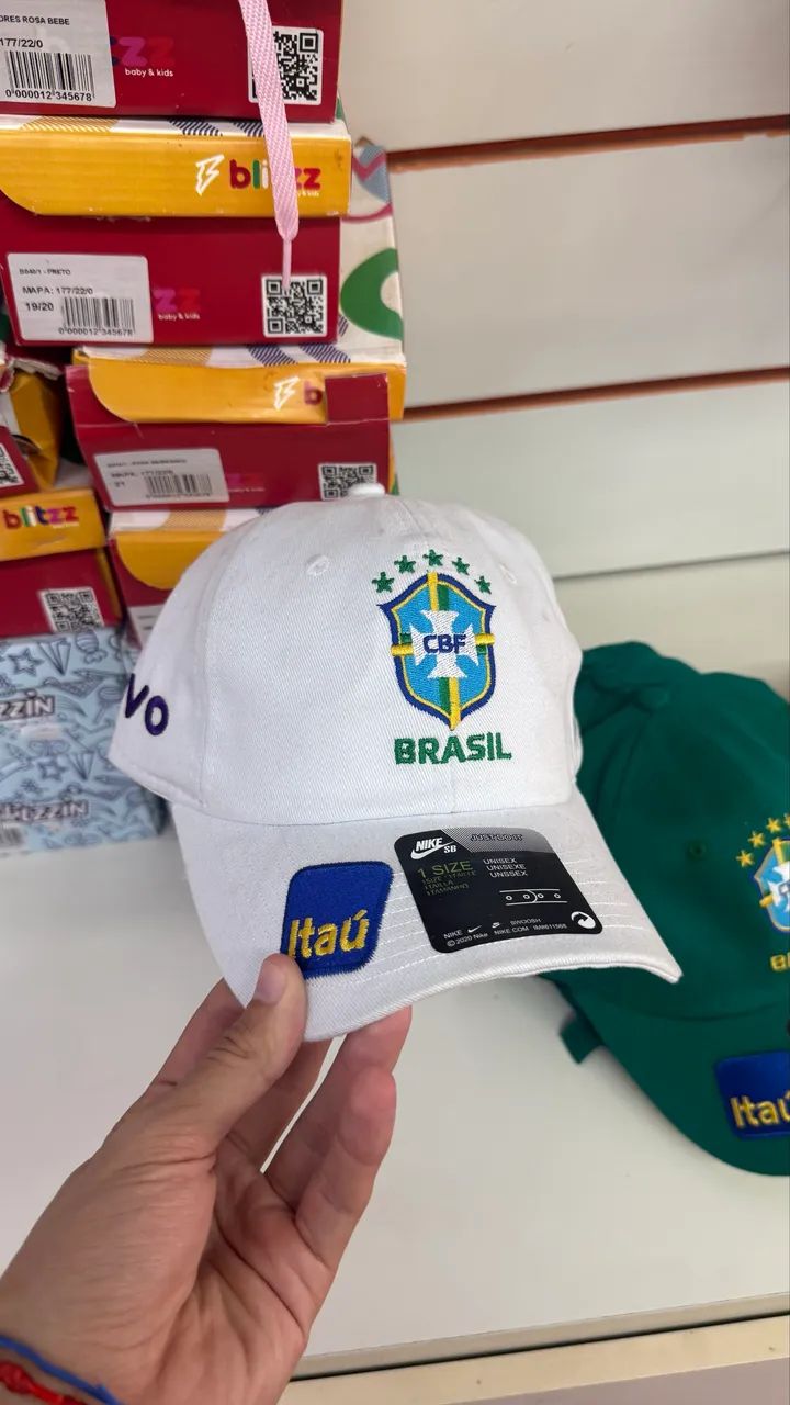 5 bonés seleção  - Foto 4
