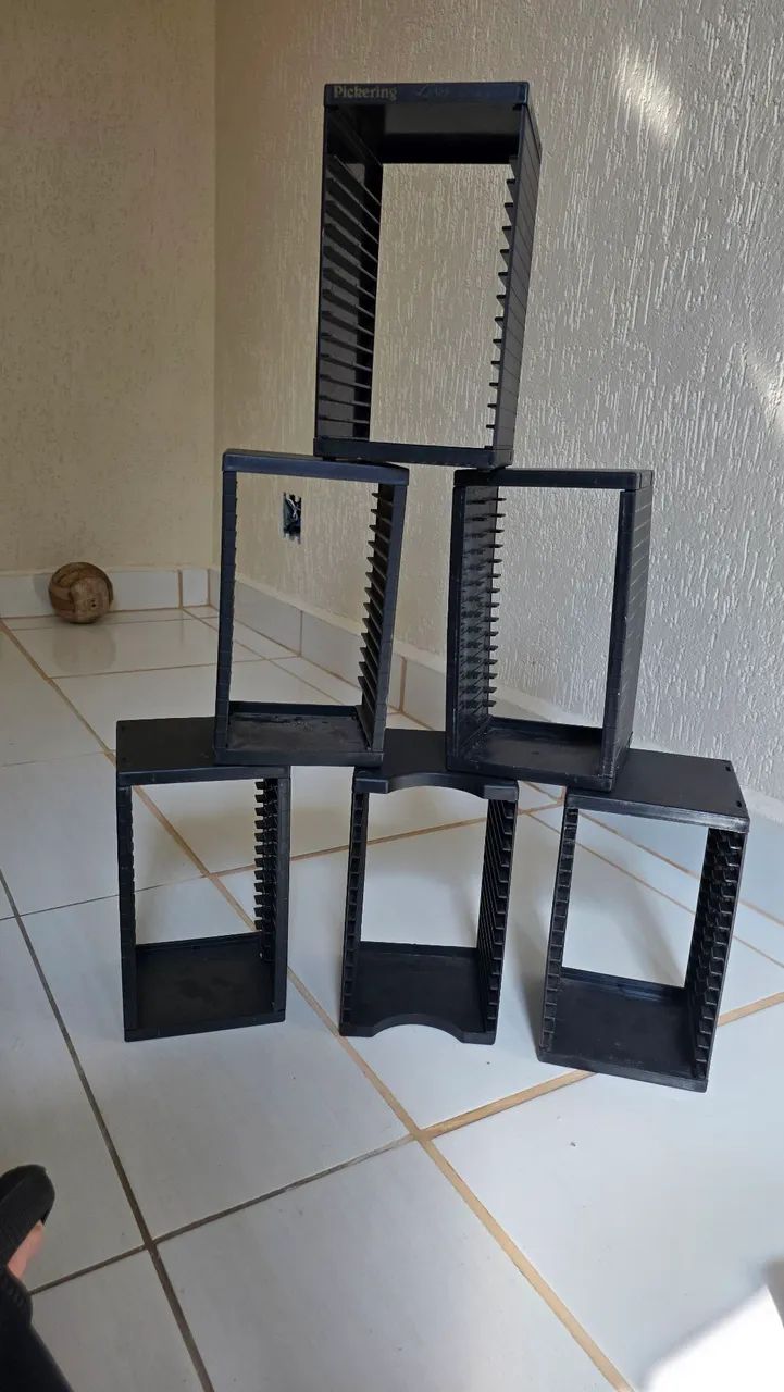 MAIS DE 200 ESPAÇOS PARA COLOCAR CDS - Foto 2