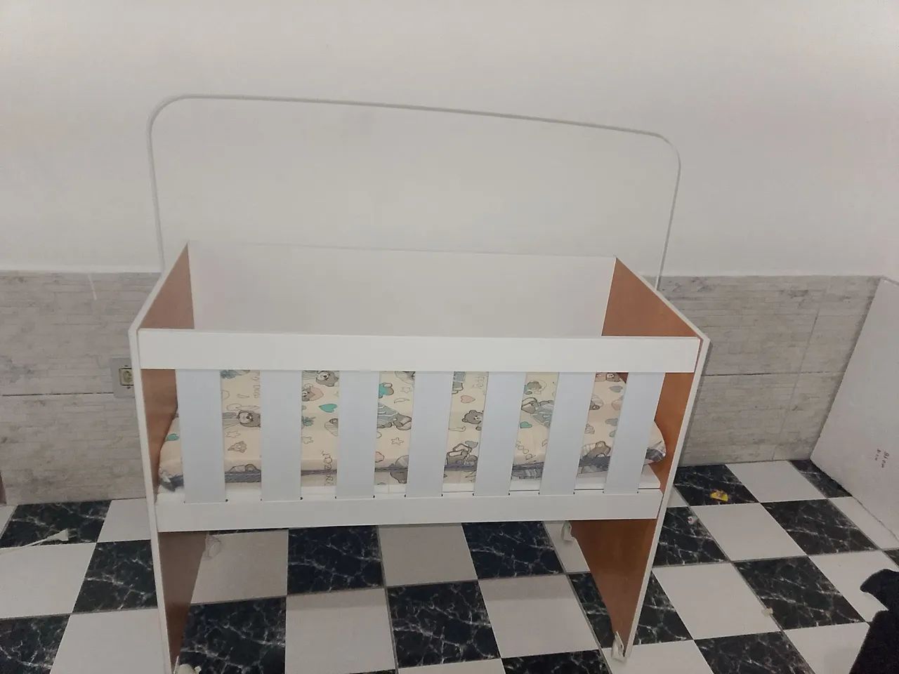 Vendo mini berço com colchão 