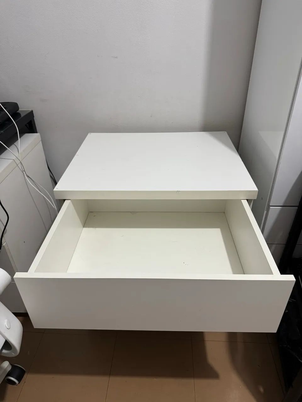 Nightstand64985890375809120