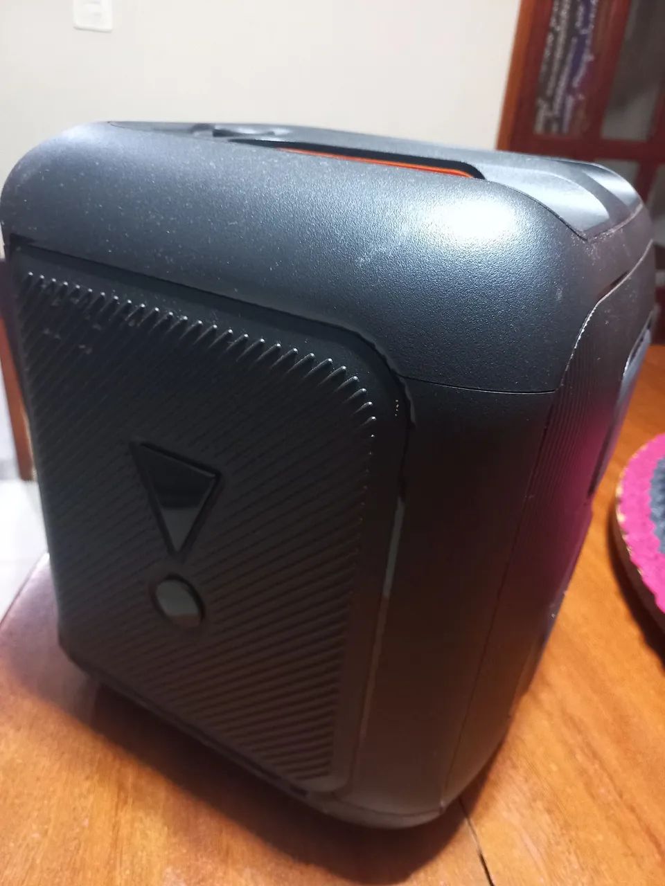 Vendo caixa de som JBL (OBS)NÃO É COM OS MICROFONES. - Foto 2