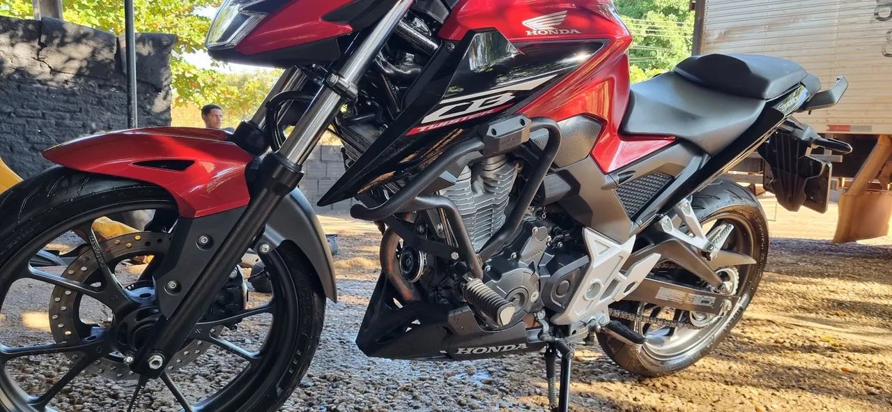 Cb300f abs moto sem detalhes 