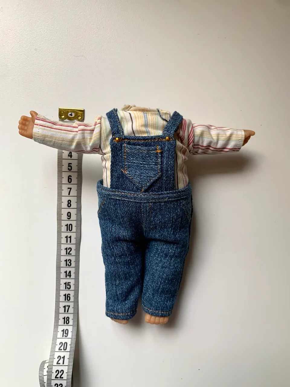 Corpo de boneco e roupinhas