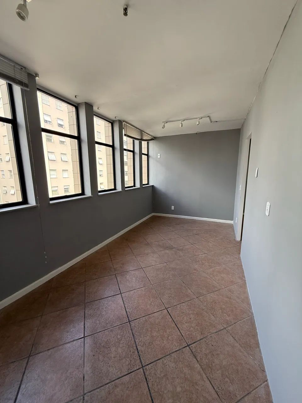 Centro Histórico - Ampla Sala Comercial com Garagem - Oportunidade Única - Foto 2