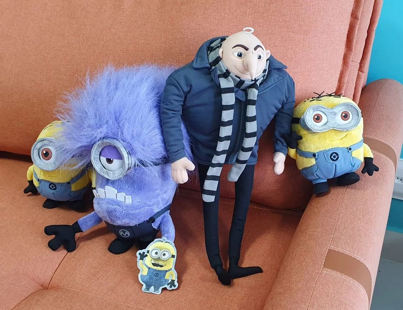 4 bonecos Minions, Gru e Minion do Mal importados EUA - Foto 2