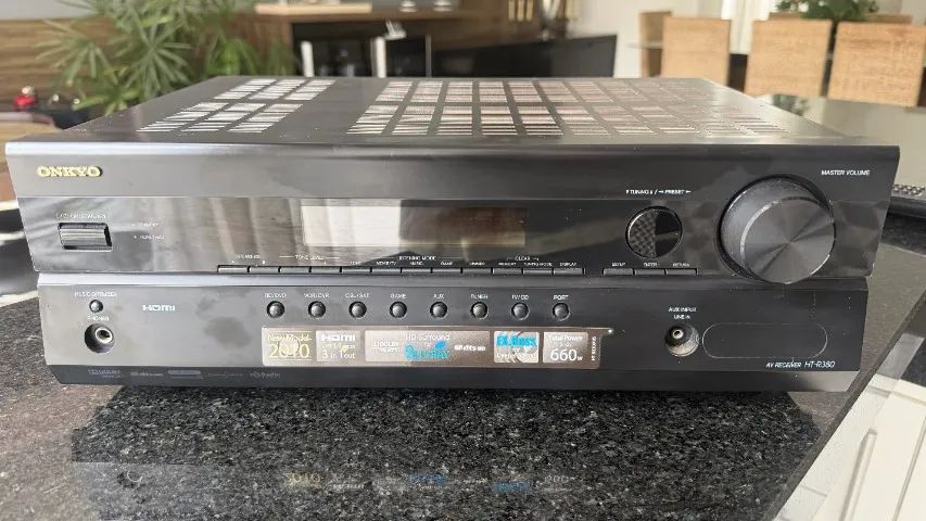 Receiver Onkyo HT-R380 com controle remoto