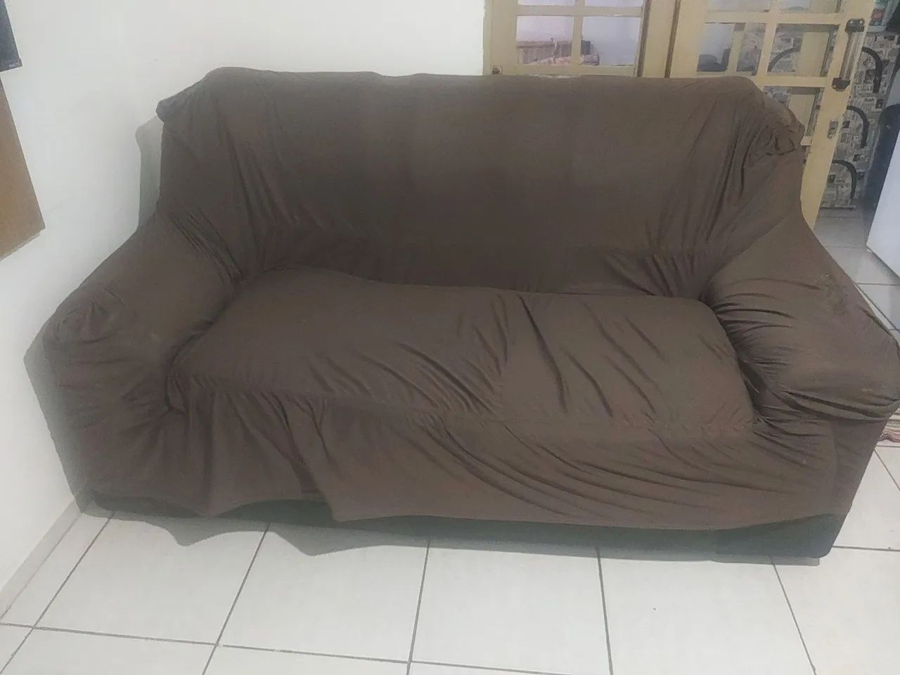 Sofa 2 e 3 lugares, com forro. Limpo bem cuidado. - Foto 2