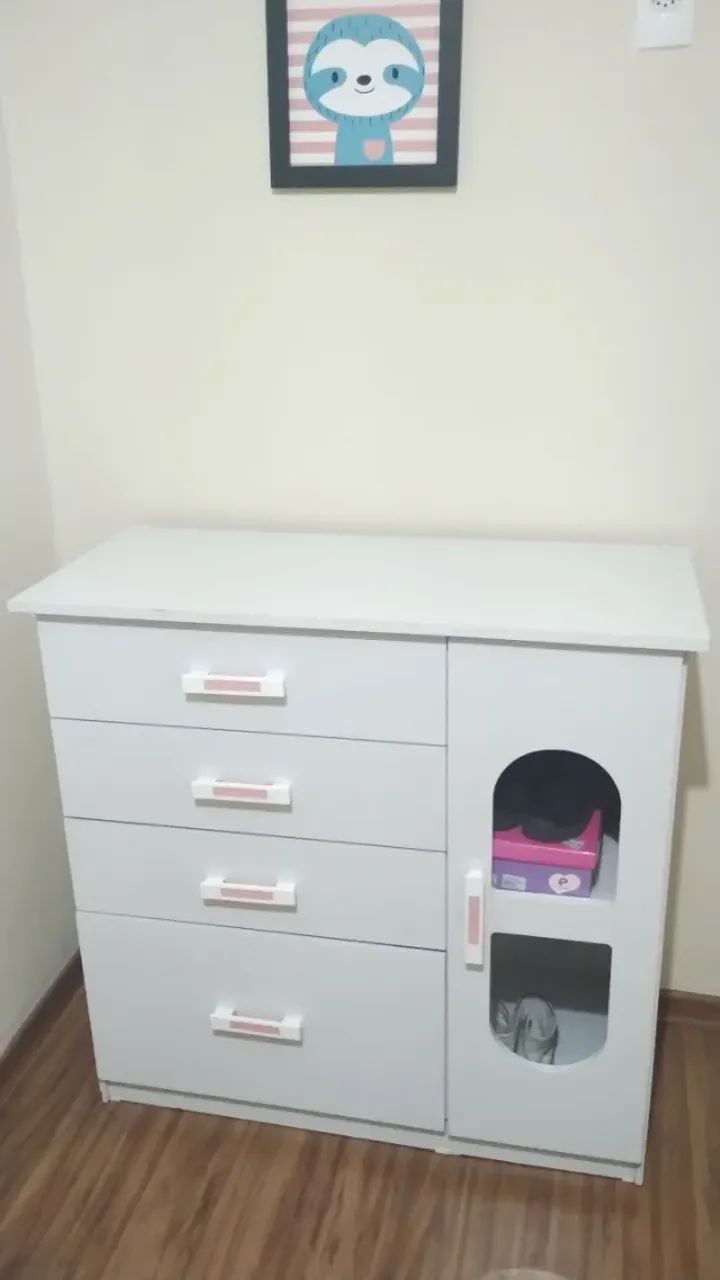 Cama e cômoda 