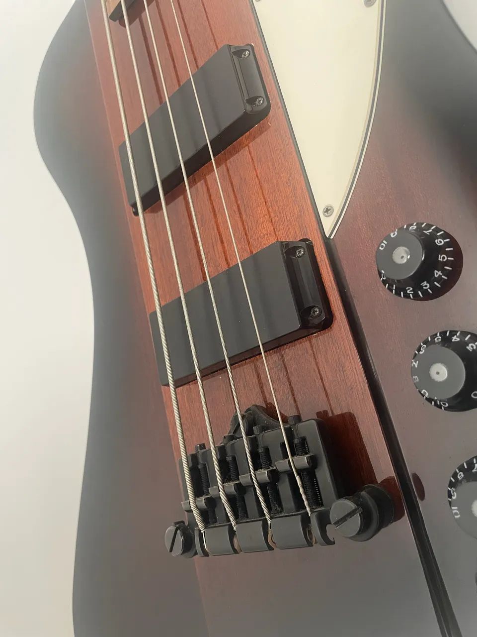 Baixo Epiphone Thunderbird IV  - Foto 3