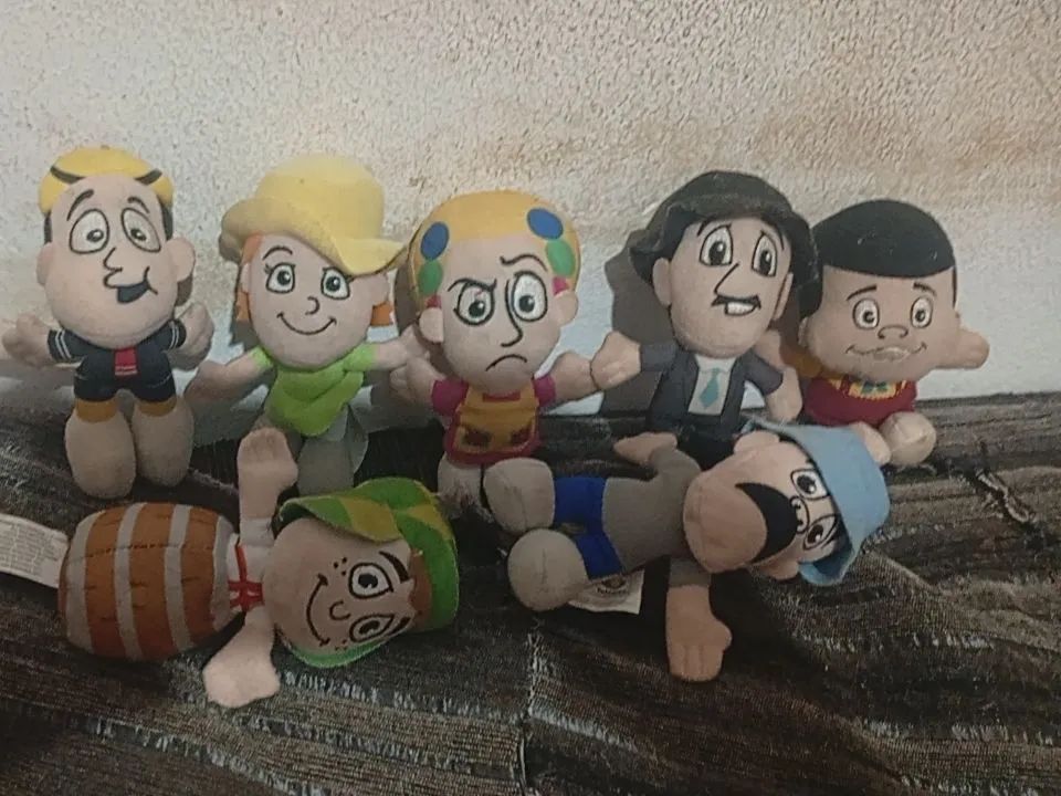 pelúcias turma do Chaves 