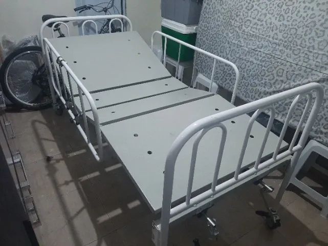 Cama hospitalar com colchão  - Foto 2