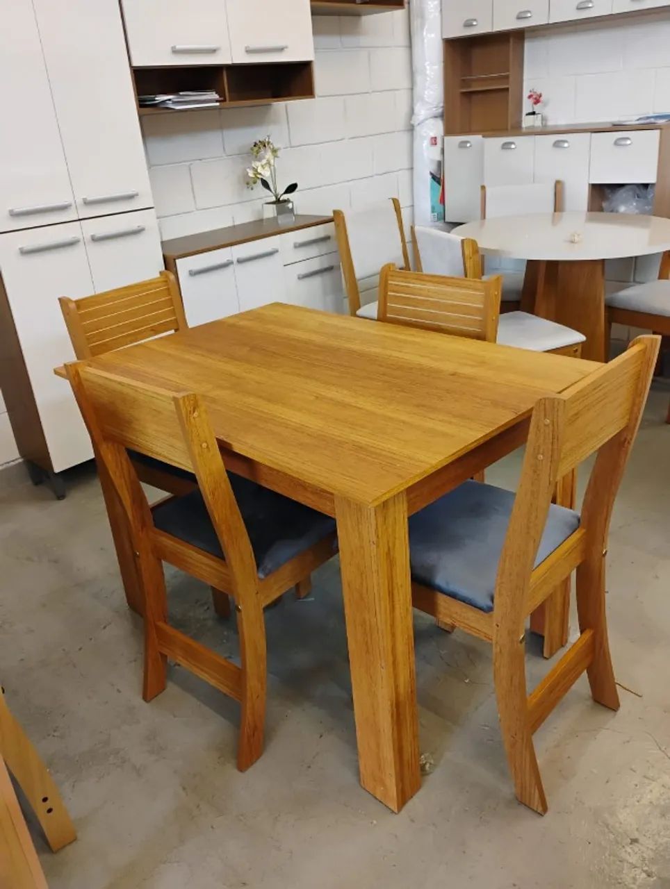 Mesa de jantar 4 cadeiras