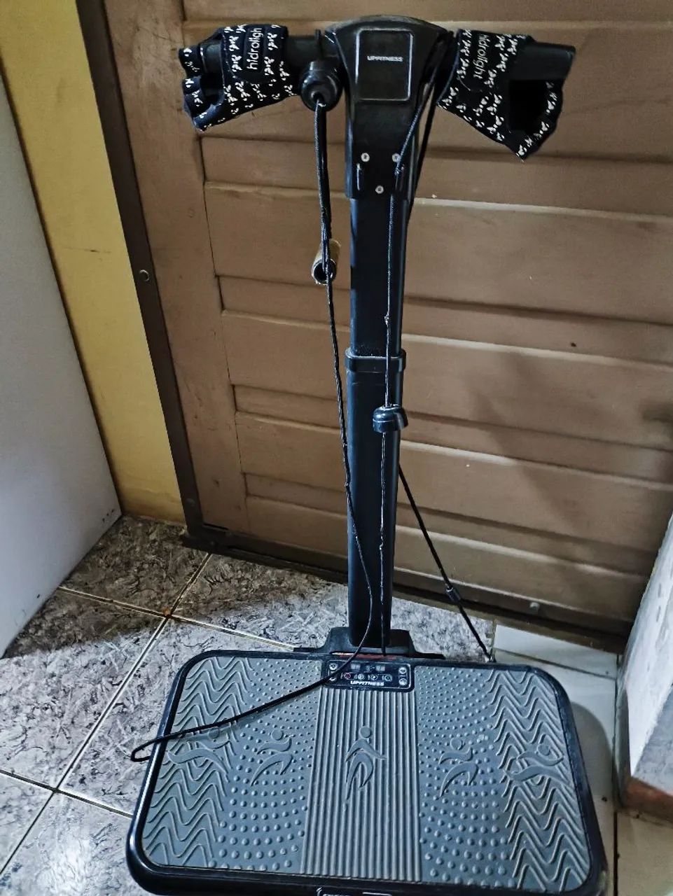 Equipamento de exercícios físicos 