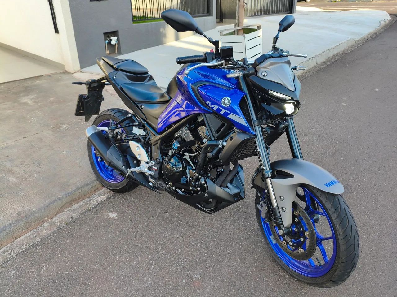 Yamaha MT 03 - Foto 2