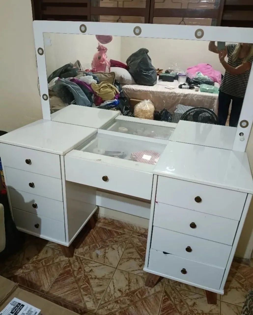 Penteadeira camarim com luzes branca 