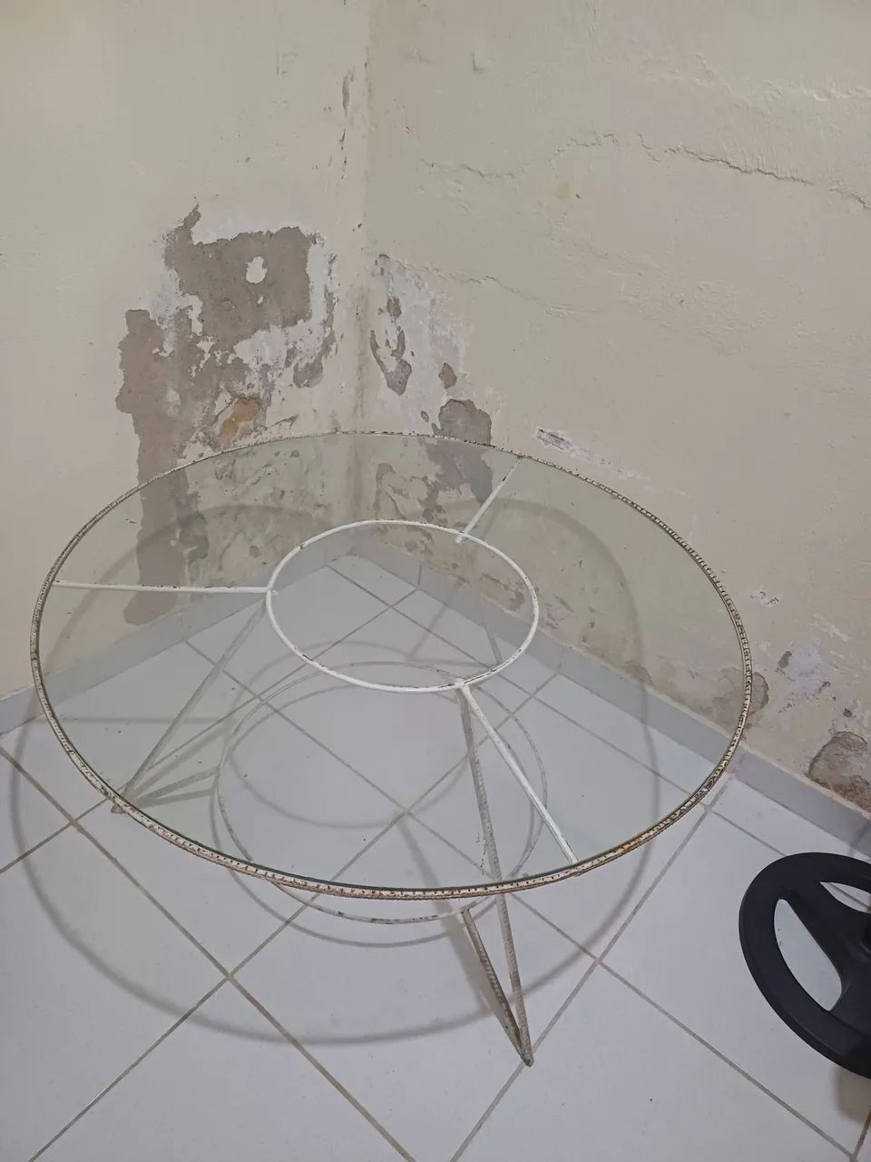 Mesa com base de ferro soldado e tampa de vidro - Foto 3