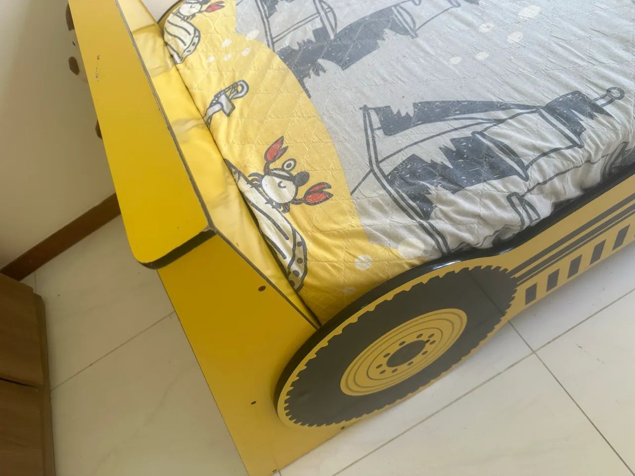 Cama infantil trator pouquíssimo uso  - Foto 2
