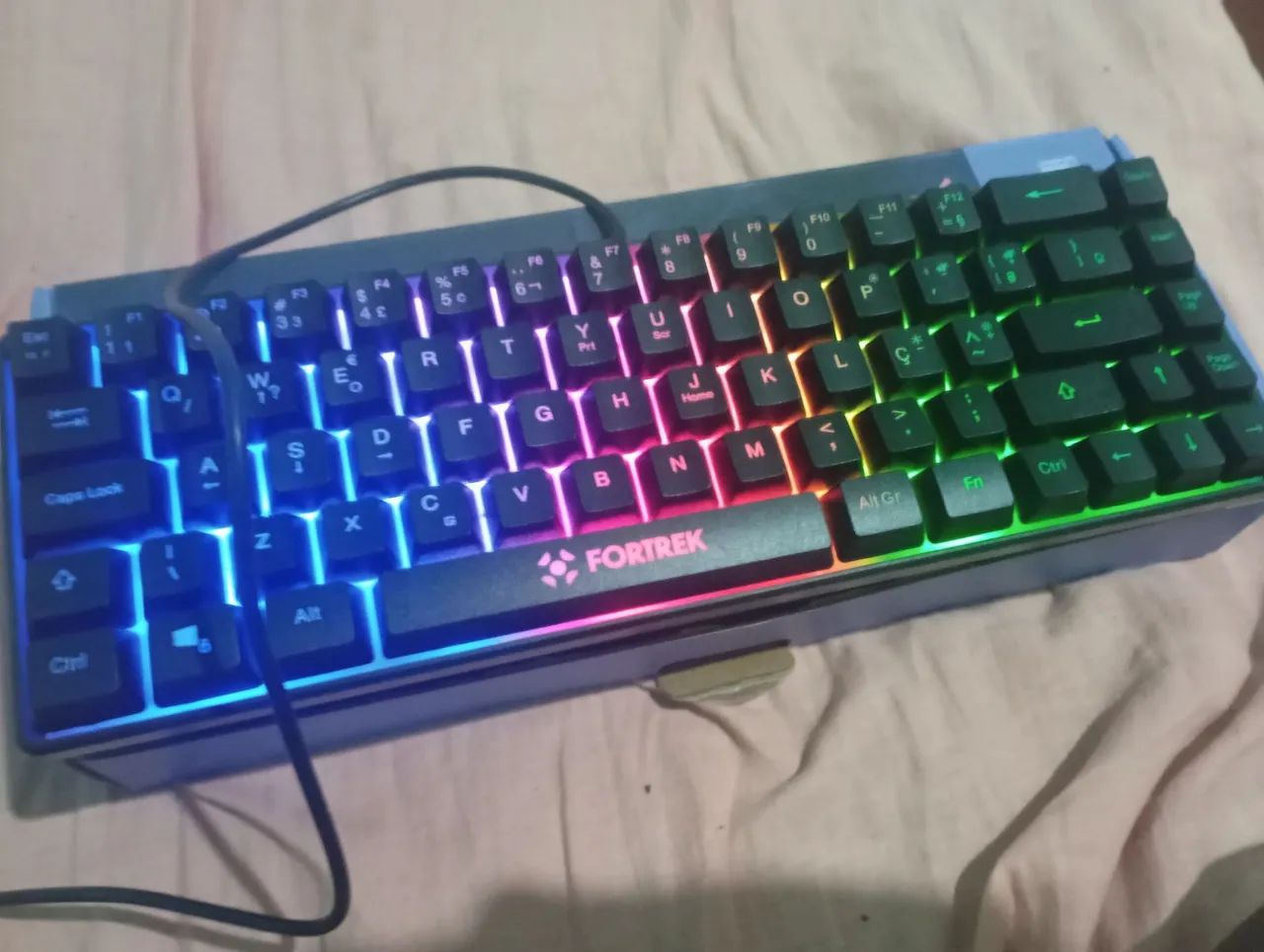 Teclado com fio, mais mouse e adaptador para celular  - Foto 4