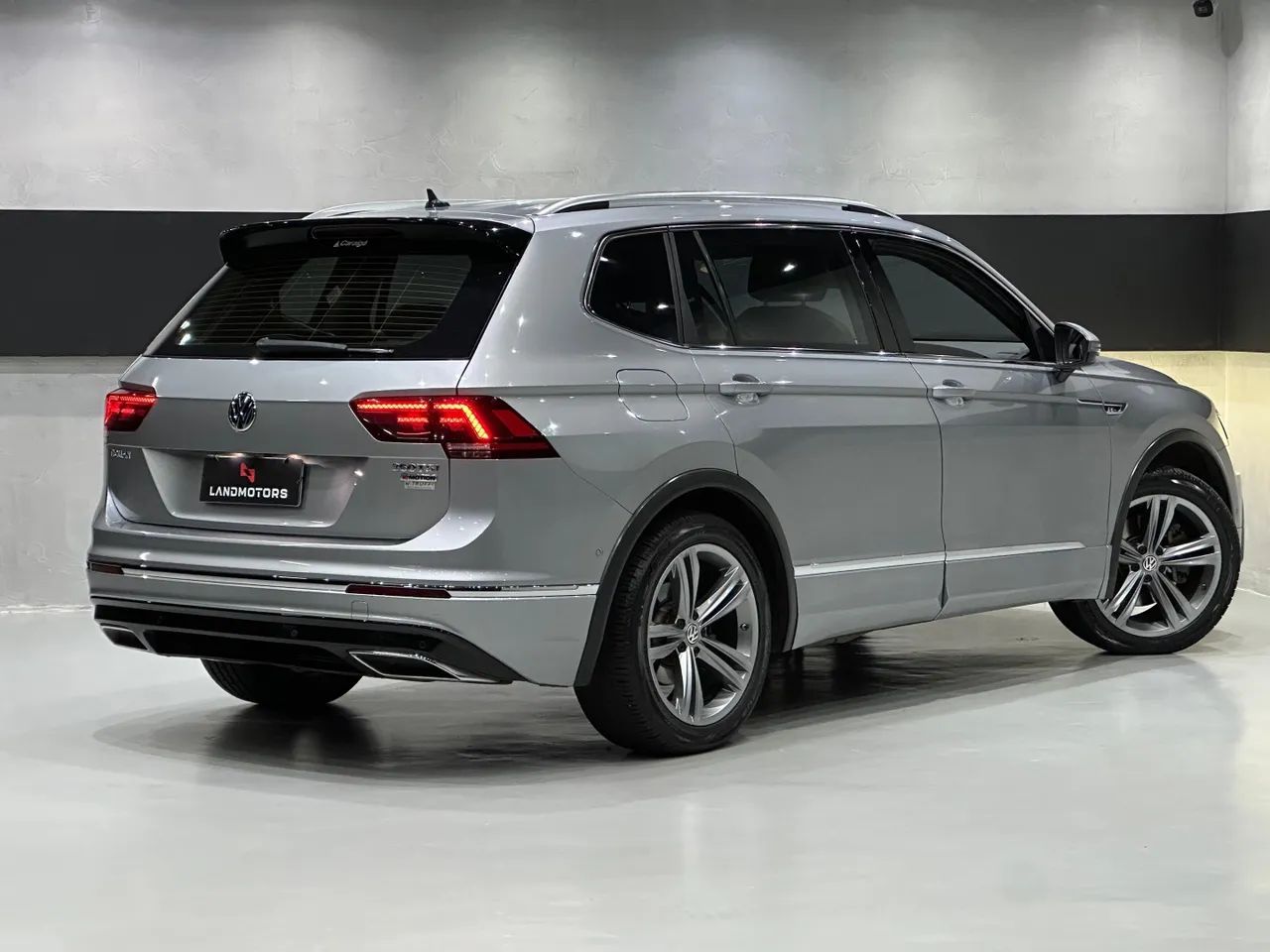 Volkswagen Tiguan Allspac R-Line 350 TSI 2.0 4x4, foto 4 de 18