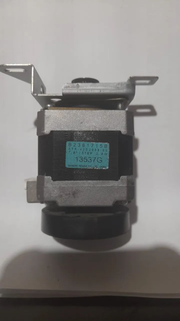 B2381715* Motor de passo (B238-1715) CC 3,9 V Ref 0081