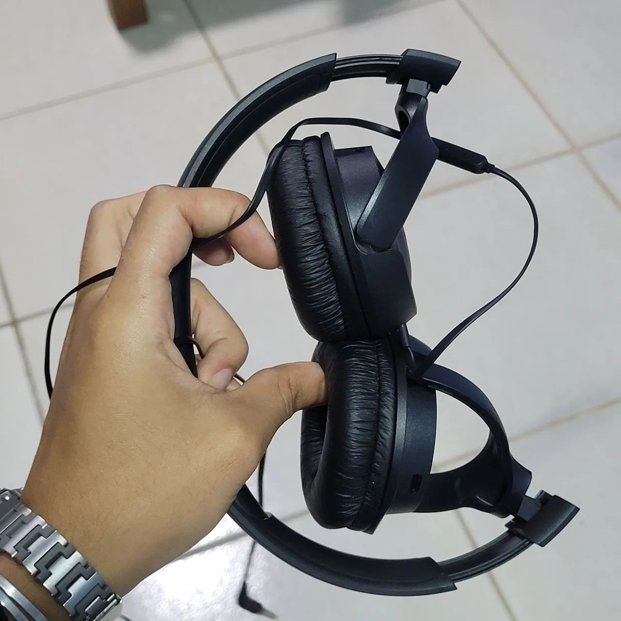 Fone preto jbl com fio
