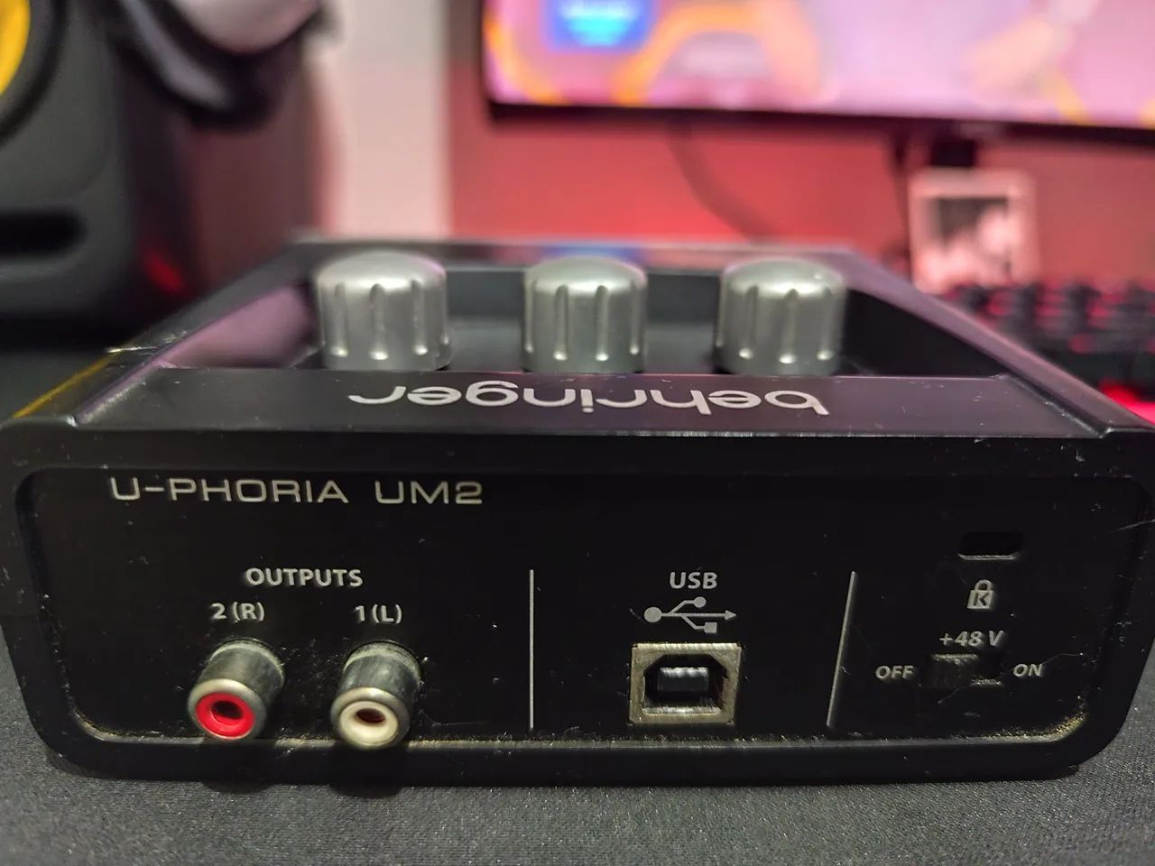 Interface de áudio Behringer U-phoria UM2 - Foto 3