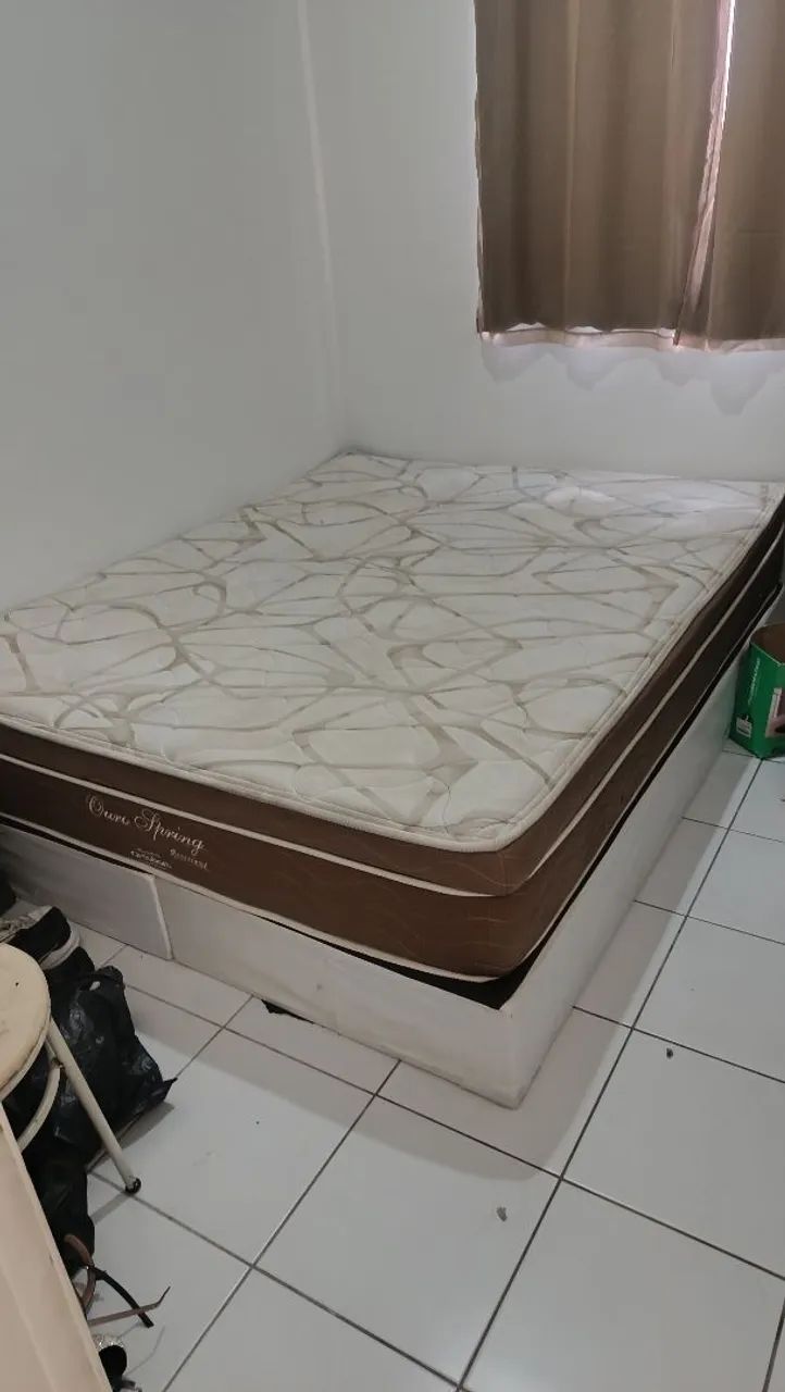 Cama Queen usada