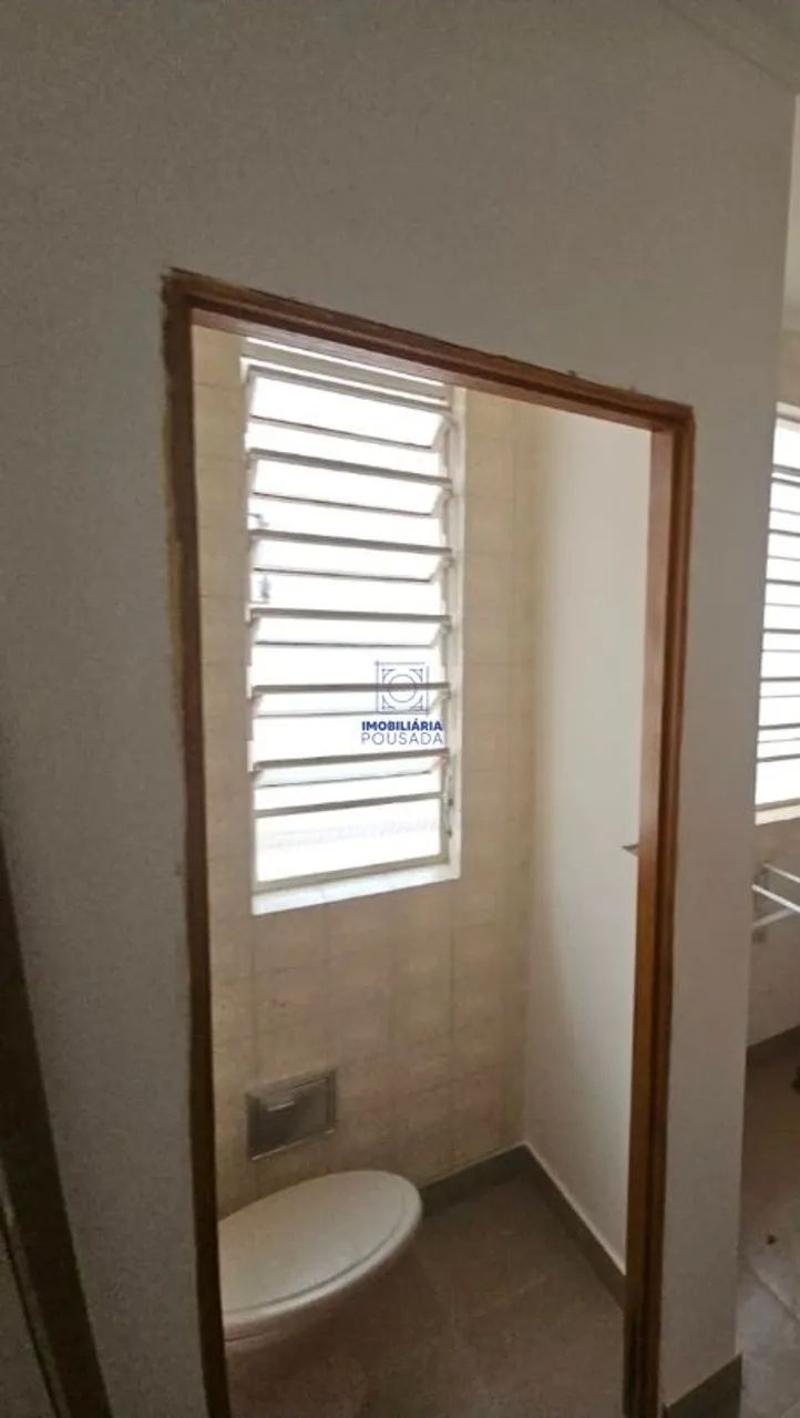 SALA COMERCIAL COM BANHEIRO E COPA TODA REFORMADA NO MARAPÉ; - Foto 2
