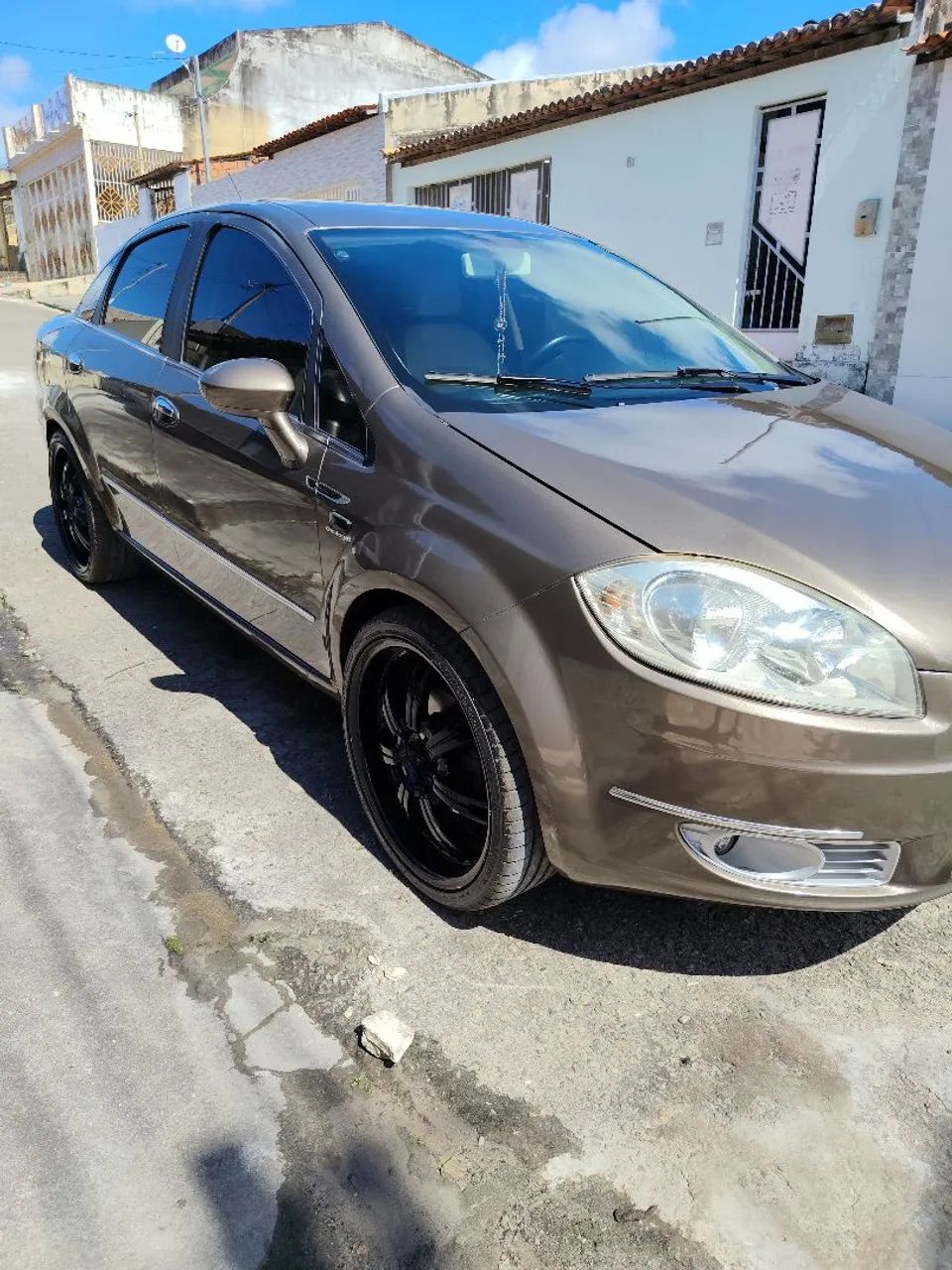 Fiat Linea Absolute 1.9/1.8 Flex Dualogic 4P 2010 - Foto 2
