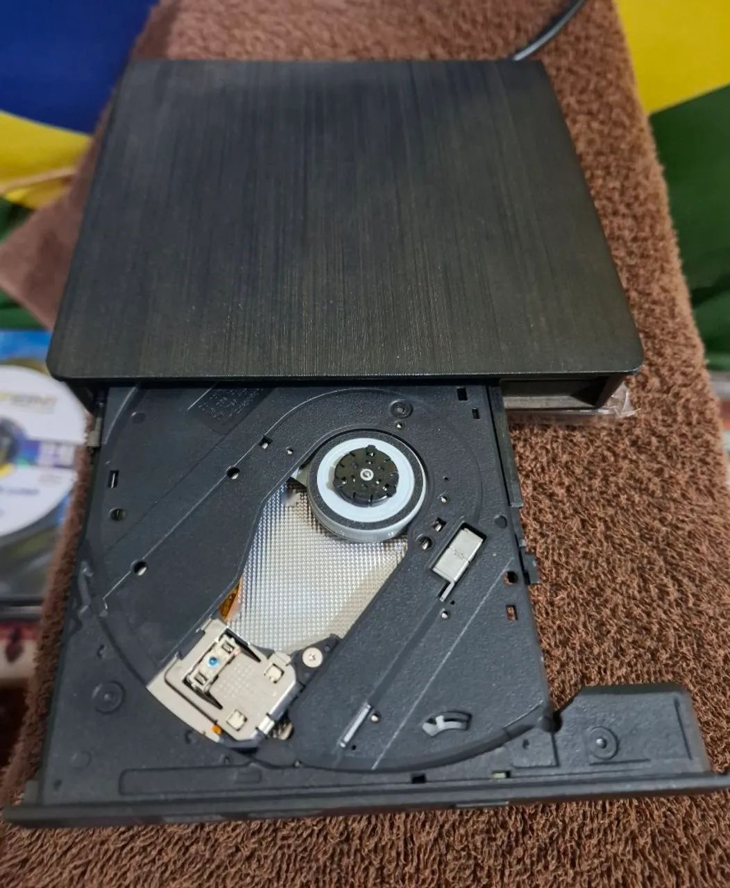 Vendo leitor tocador de DVD e CD externo ,(De brinde um mini teclado) - Foto 4
