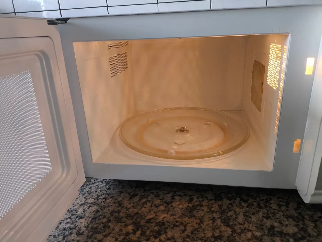 Microondas Electrolux com grill 31l. 127v. - Foto 3
