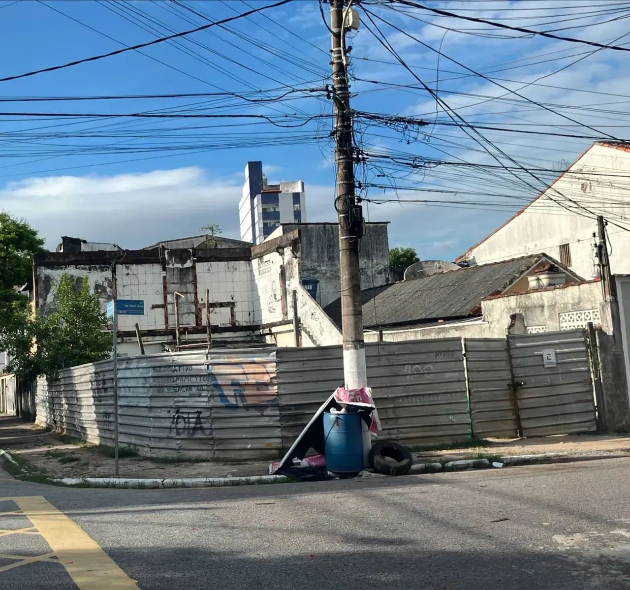 Terreno Comercial para Aluguel no Centro de Macaé - 200m²