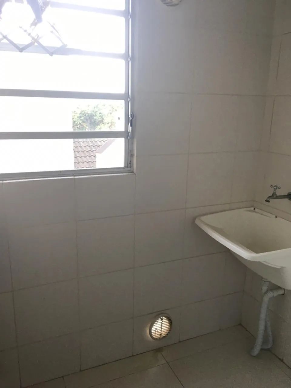 Apartamento (Padrão), com 3 quartos e 1 banheiros à Venda, 77 m² em Criciúma/SC - Foto 2