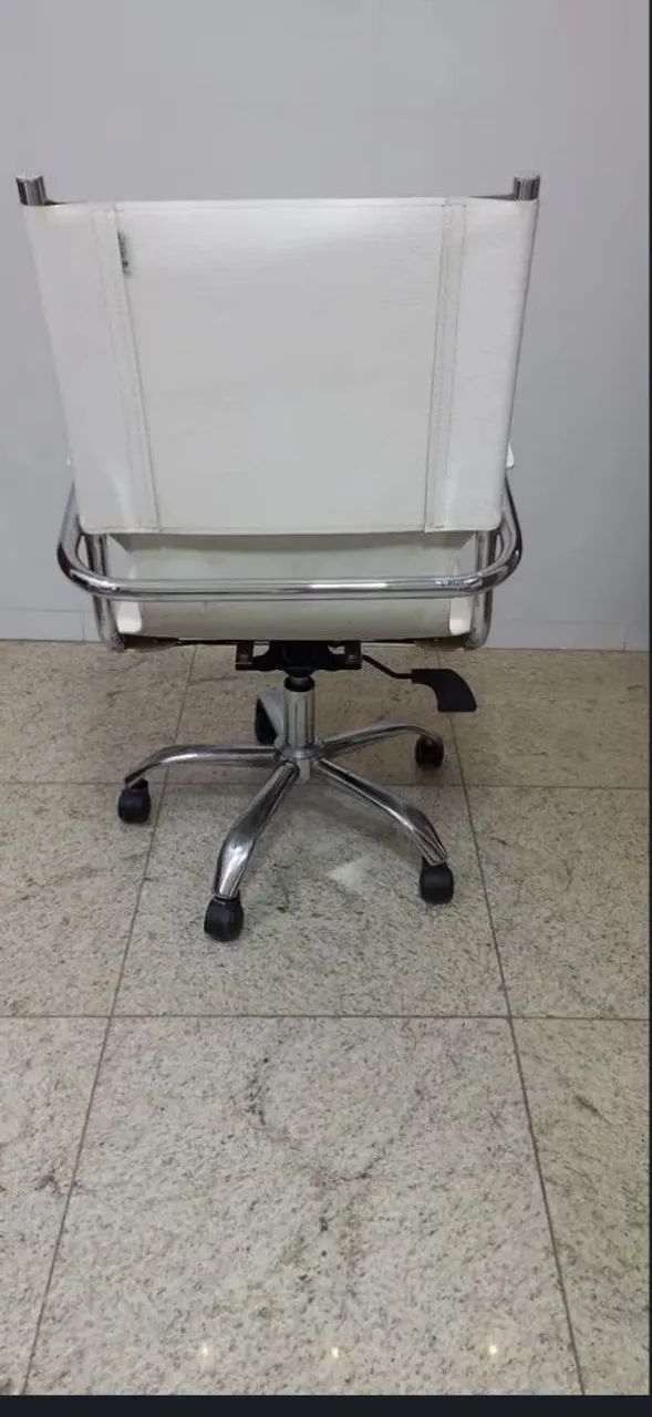 Cadeira giratória de  couro  - Foto 5